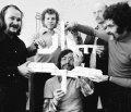 Olümpia purjespordikeskuse projekteerijaid: Leonhard Lapin, Tiit Kaljundi, Matti Õunapuu, Harry Šein ja keskel Avo-Himm Looveer. 1970ndad